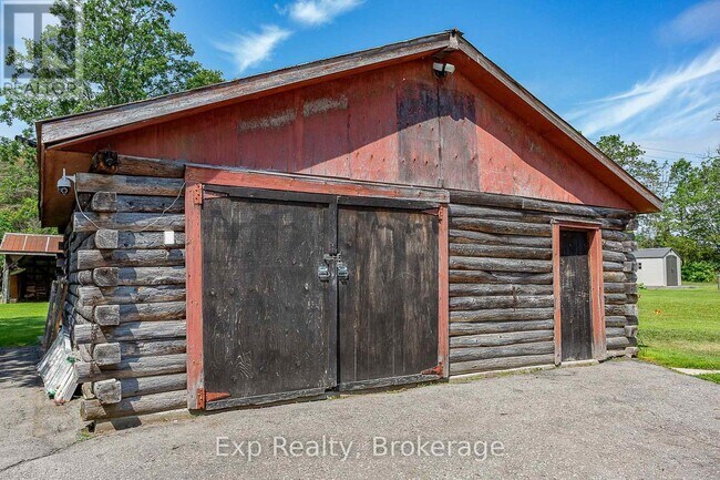 Building Photo - 94 Latta Dr