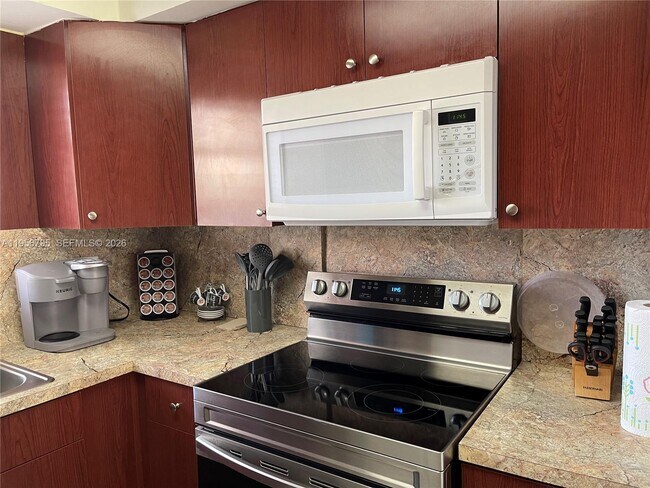 Foto del edificio - 7328 SW 82nd St