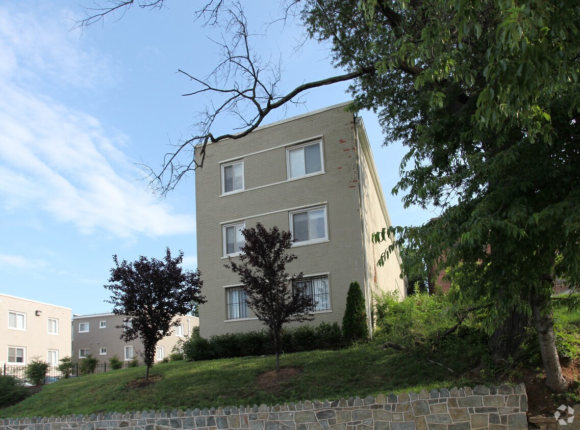 Foto del edificio - 36 T St NE