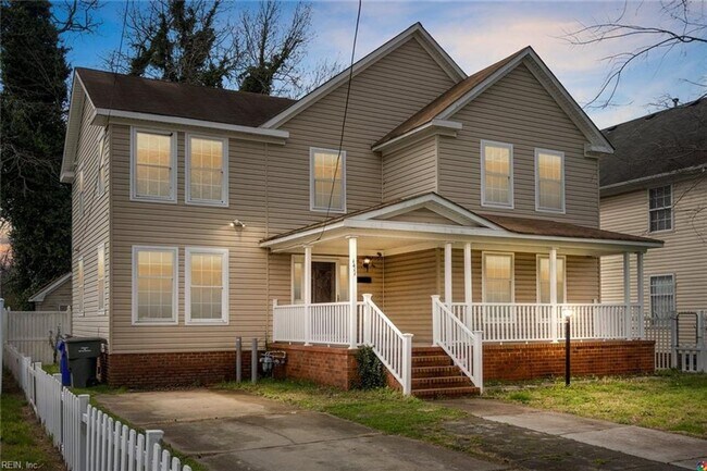 Foto del edificio - AVAILABLE for showing NOW for ODU FALL SEMESTER 2026!