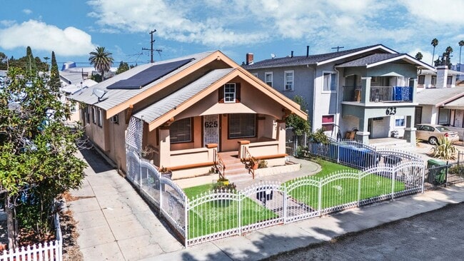 Building Photo - 625 W 41st Dr