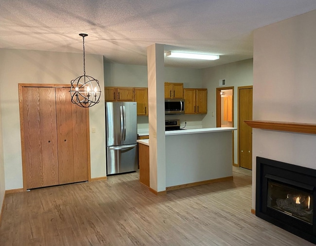 Building Photo - 2553 Mallard Dr