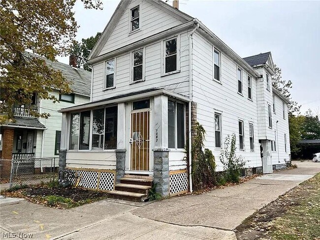 Building Photo - 1087 E 64th St