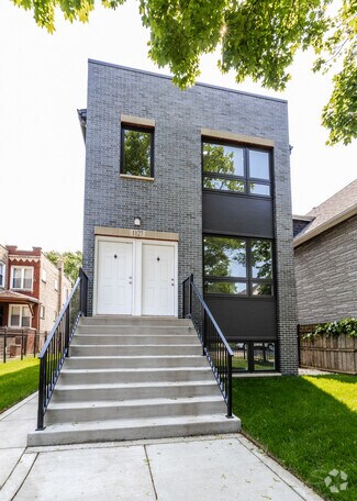 Building Photo - 1044 N Springfield Ave