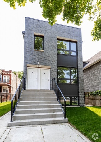 Building Photo - 1044 N Springfield Ave