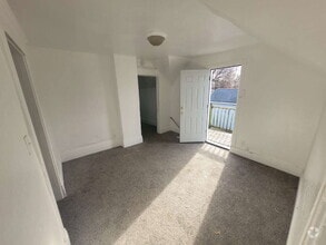 Building Photo - 419 N Memorial Dr