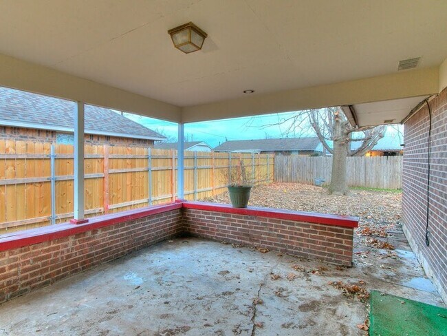 Building Photo - 1304 Regency Blvd