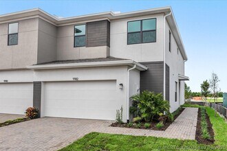 Building Photo - 9982 SW Torquay Dr