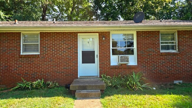 Foto del edificio - 1503 Golf Club Ln