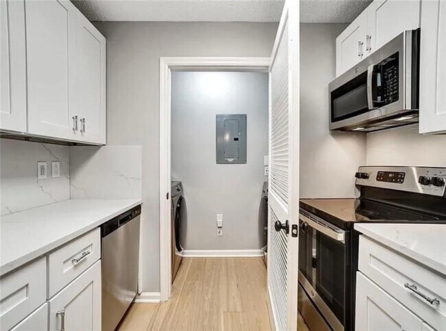 Foto del edificio - 214 Granville Ct