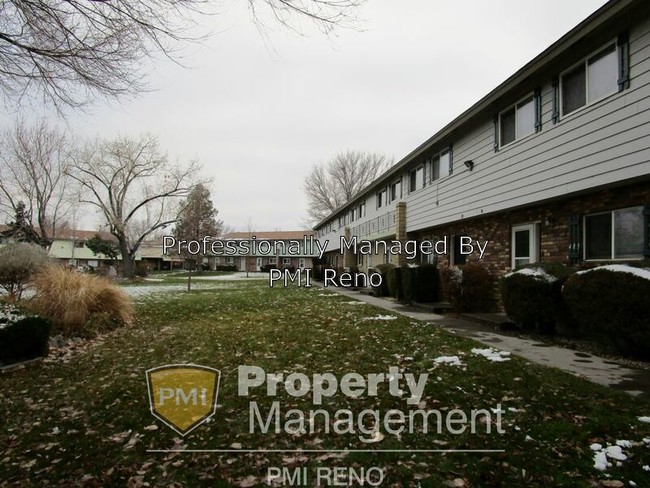 Building Photo - 484 Smithridge Park