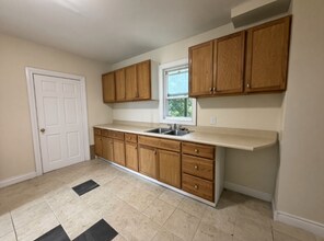 Building Photo - 539 Union St