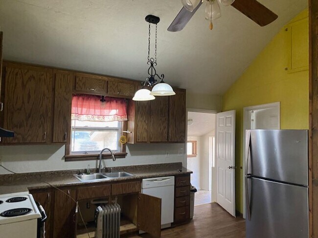 Building Photo - Rach style home in Jackson
