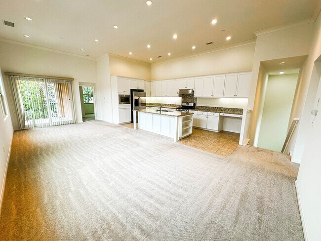 Building Photo - Beautiful 2 Bed/2 Bath Irvine Condo for Lease