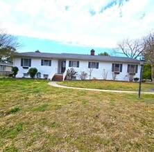 Building Photo - 103 Shawnee Cir