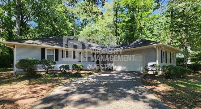 Building Photo - 553 Beauregard Dr