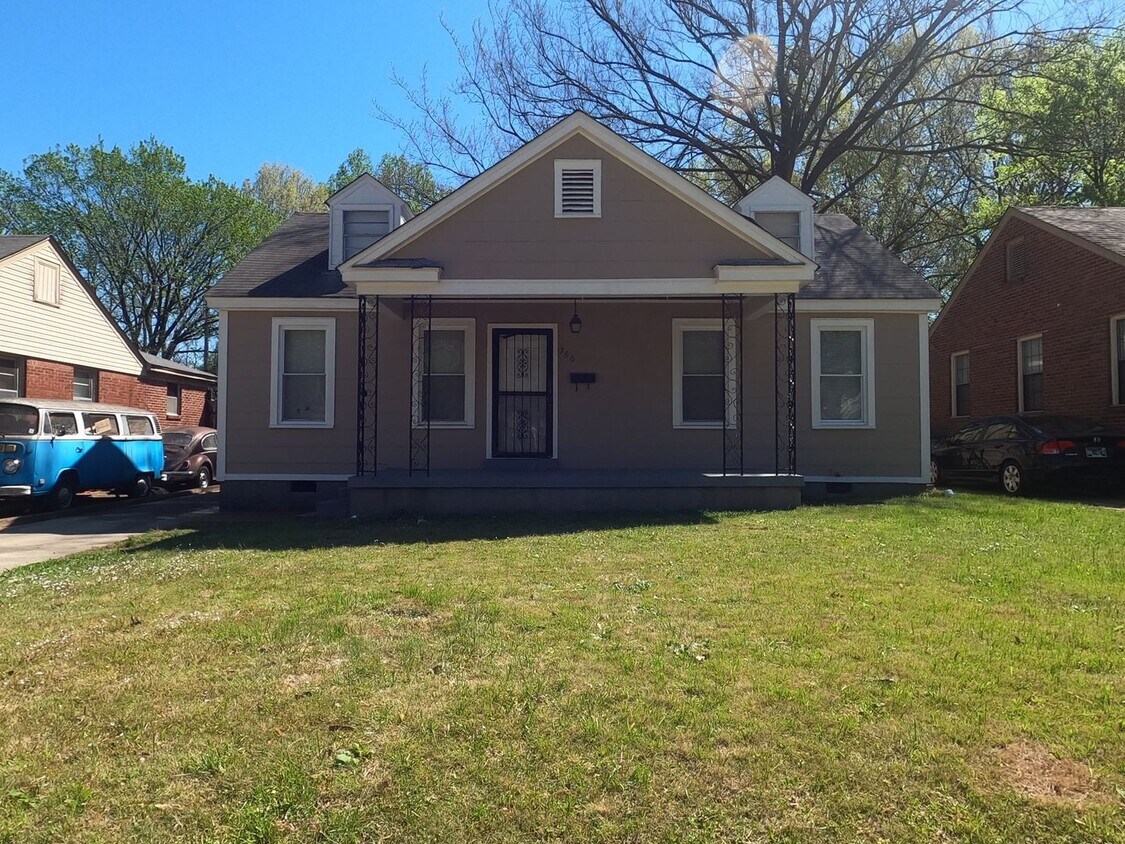 Primary Photo - Very Cute Home in Berclair