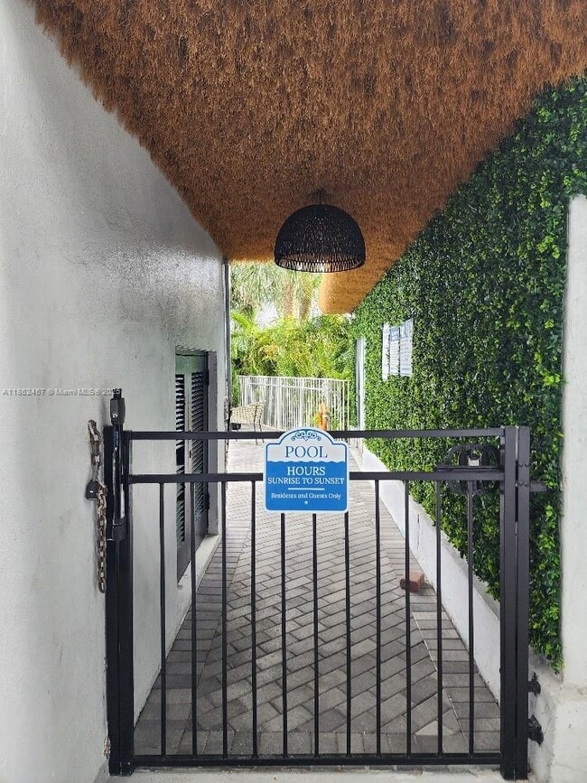 Foto del edificio - 2101 Normandy Dr