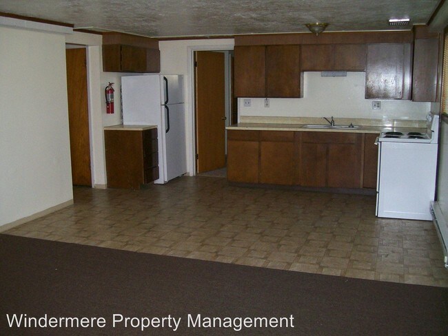 Building Photo - 516 E Pine St