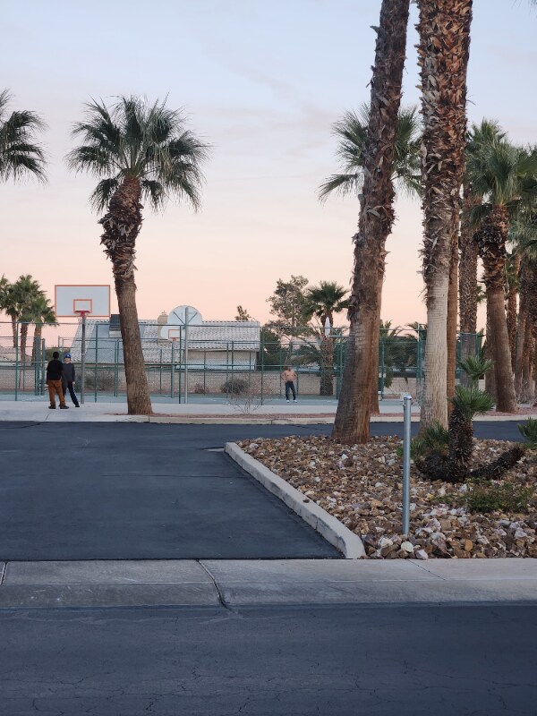 Foto del edificio - 6355 Belgium Dr