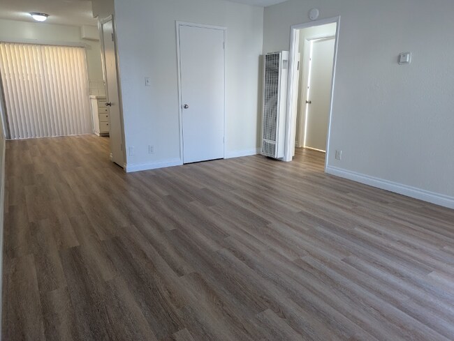 Foto del edificio - 216 Melrose Dr