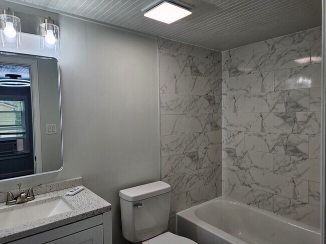 Foto del edificio - 723 Alamo St