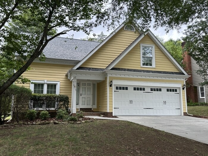 Foto principal - Stunning 4 bedroom 2.5 Bath in Cameron Woods!