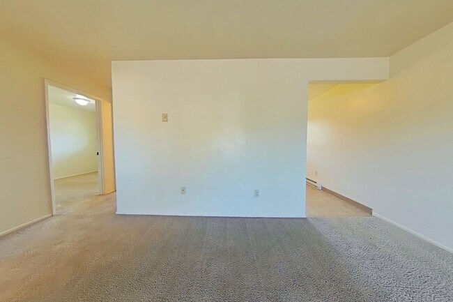 Foto del edificio - 2 Bedroom Apartment ~ Close to Campus ~ Sm...