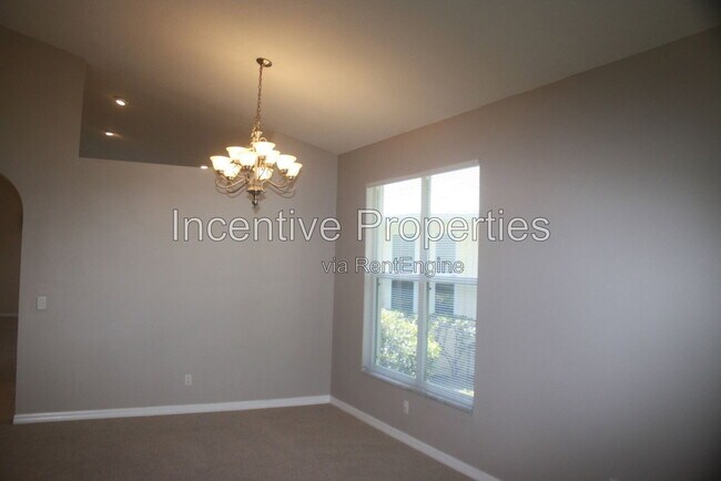 Foto del edificio - 817 Lakeworth Cir