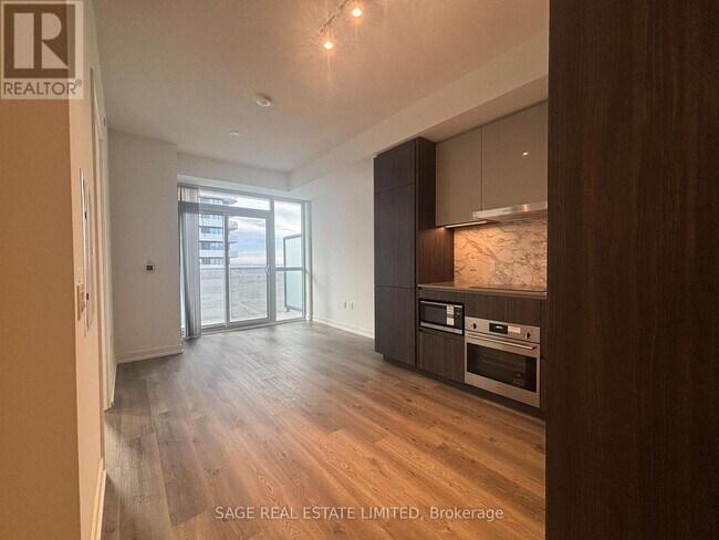 Building Photo - 8 Interchange Wy