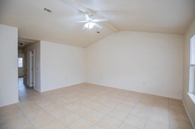 Foto del edificio - ***1385 N. Salem Road***