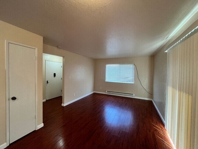 Foto del edificio - Gower Properties - 319-1