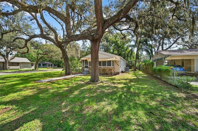 Foto del edificio - 8723 N Dexter Ave
