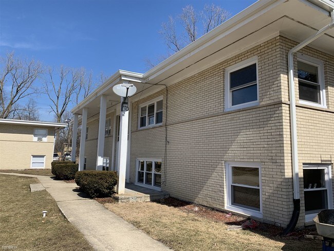 Building Photo - 2 br, 1 bath  - 1032 E Division St Apt C