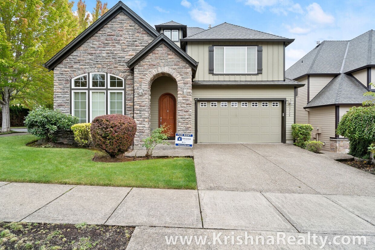 Primary Photo - Gorgeous Corner Lot 5 BD* 3 BA* Single Fam...