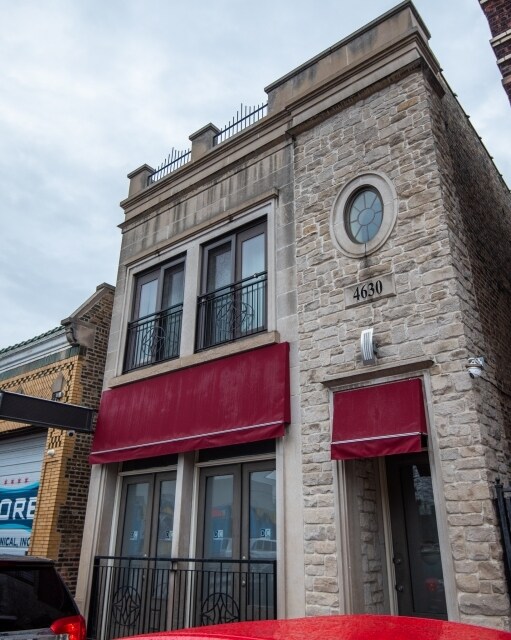 Primary Photo - 4630 W Lawrence Ave