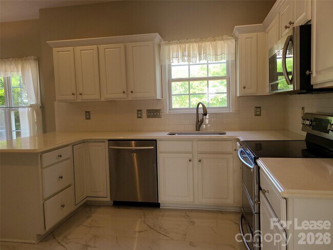 Foto del edificio - 9509 Mitchell Glen Dr