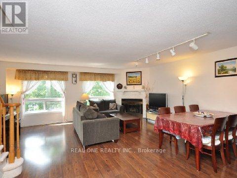 Building Photo - 4605-4605 Donegal Dr