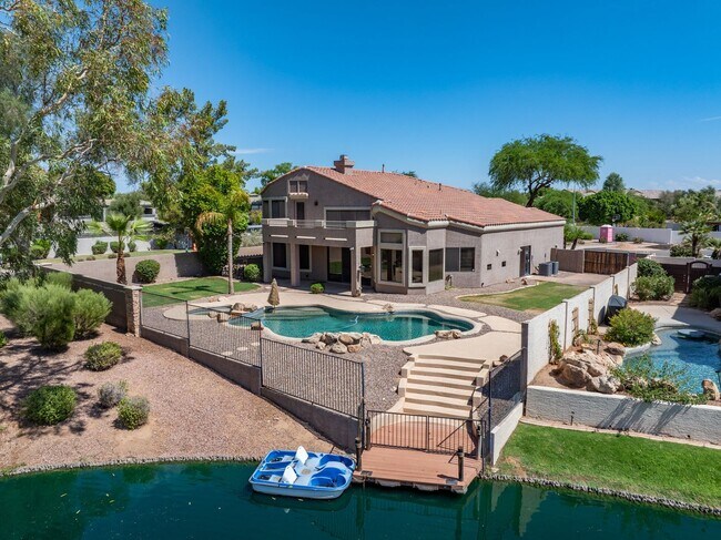 Foto del edificio - OCOTILLO LAKE FRONT HOME WITH POOL AND SPA...