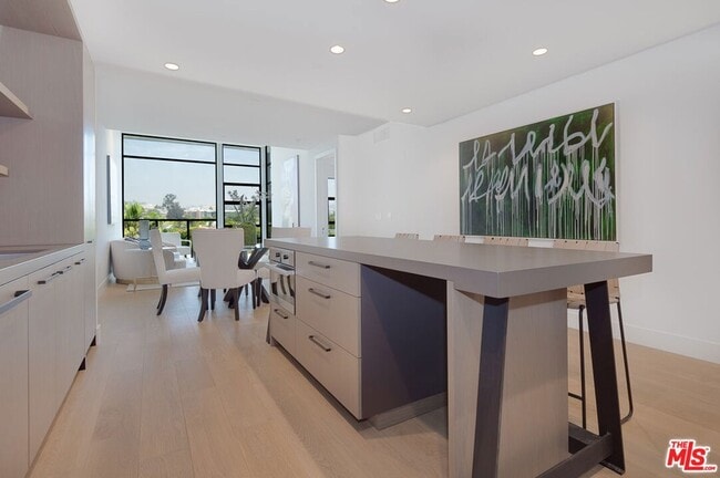 Building Photo - 10777 Wilshire Blvd