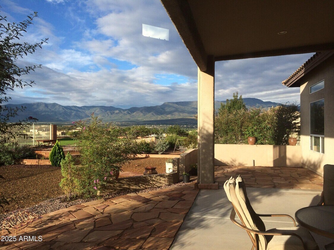 Foto principal - 5715 E la Privada Dr