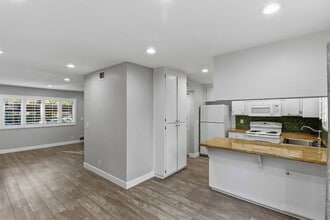 Building Photo - 412 Alvarado Ave