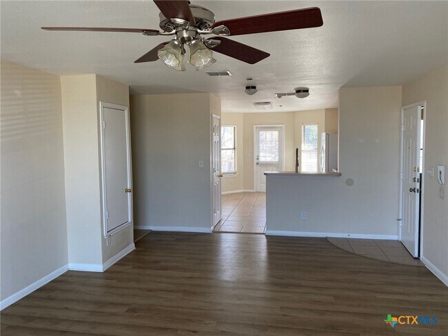 Foto del edificio - 3109 Douglas Fir Dr