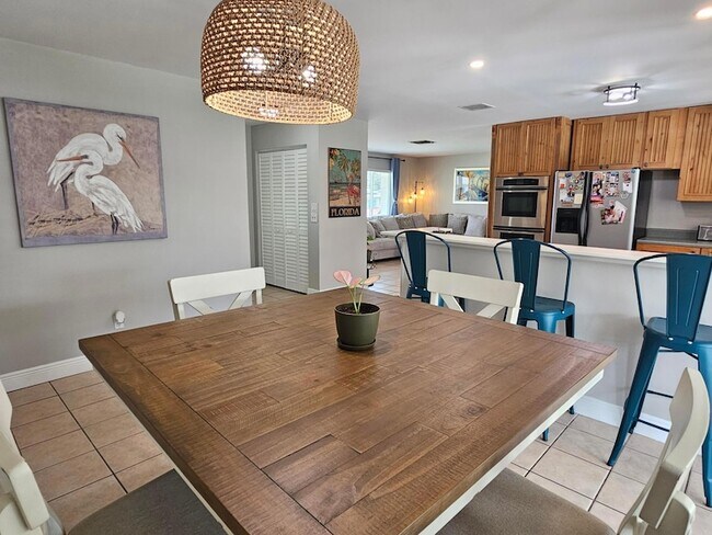 Foto del edificio - 1590 NE 23rd Terrace