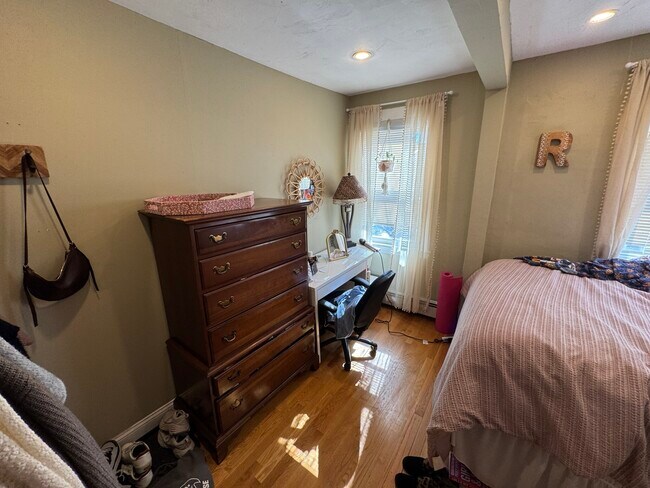 Foto del edificio - 735 Somerville Ave