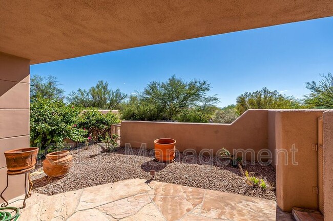 Building Photo - 3460 Placita de la Jolla del Sol