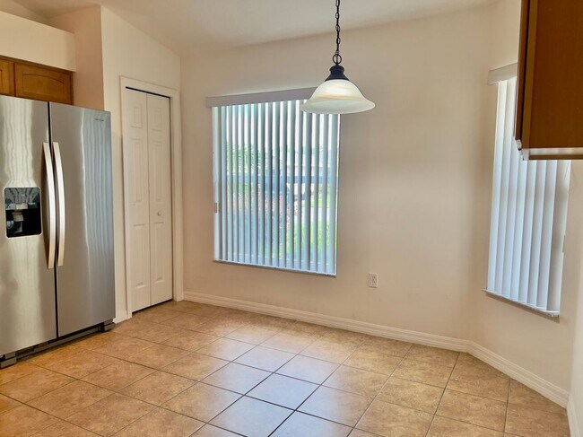 Foto del edificio - 2637 Shelby Ruth Pl