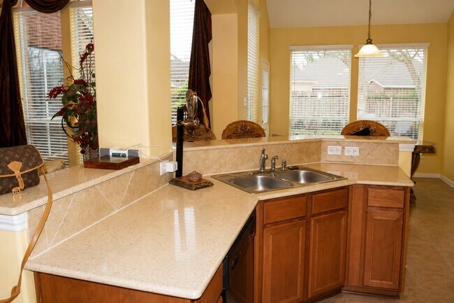 Foto del edificio - 4106 Hidden Fort Ln