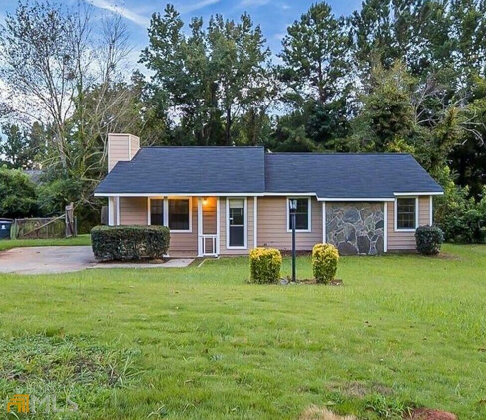 9445 Forest Knoll Dr, Jonesboro, GA 30238 House Rental in Jonesboro