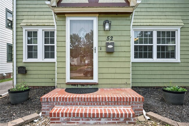 Building Photo - 52 Eldred Ave